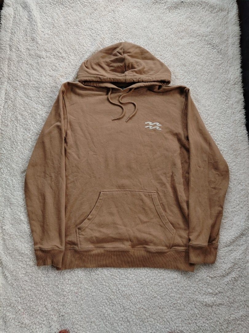 BILLABONG HOODIE (Category: Hoodies) located in Don Carlos. Submitted by thriftnidodong_23 (Listing ID 1470253379, Image 1). Description: SIZE MEDIUM TO LARGE EXCELLENT CONDITION COLOR RATE 9.4 NO ISSUE NEED WASH 21X28.
