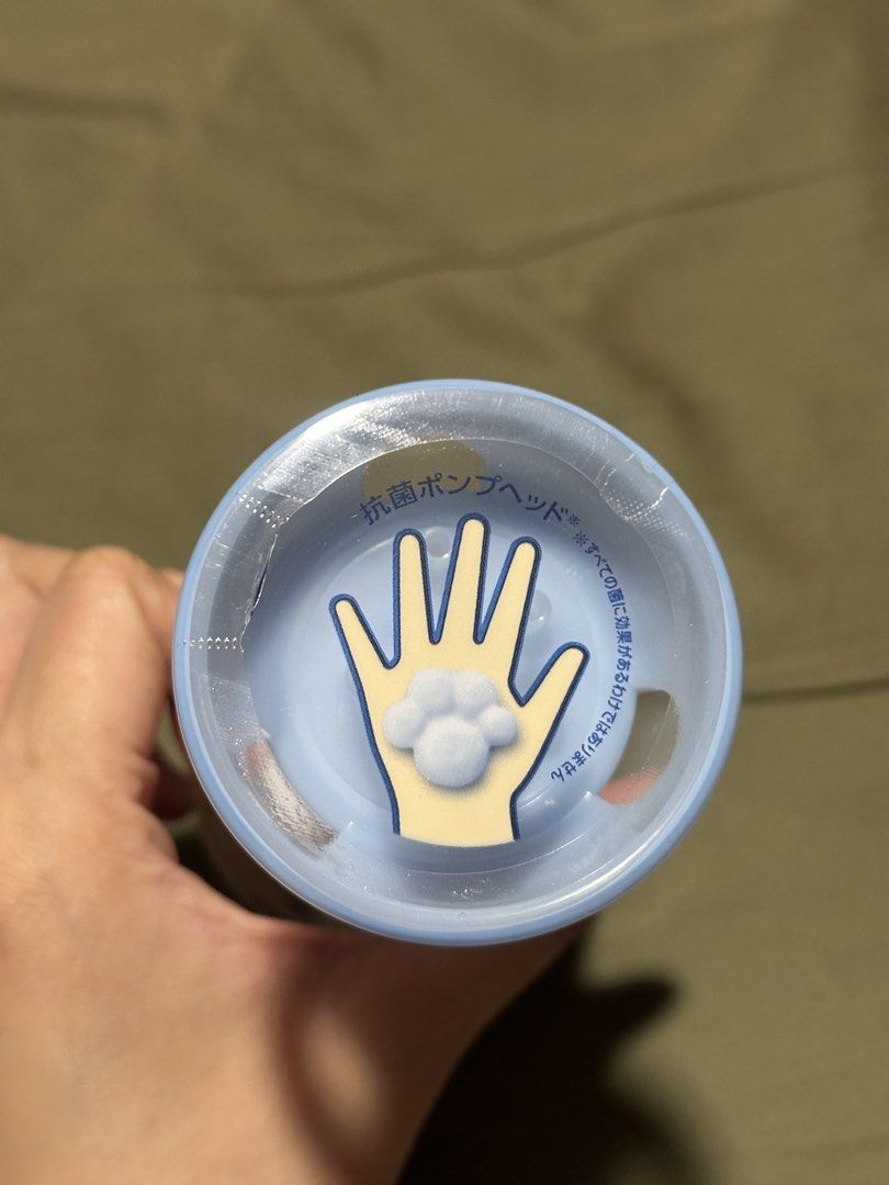 Biorè Foaming hand soap - Paw Print 🐾 (Category: Body Care) located in Balagtas. Submitted by venta.shop (Listing ID 1470227613, Image 3). Description: From Japan 2 pcs available New and guaranteed original Can ship via J&T.