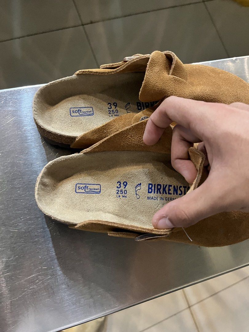 Birkenstock Boston Suede Clogs (Category: Slippers and slides) located in Iloilo. Submitted by yorxi_123 (Listing ID 1470311956, Image 2). Description: Size 39 NF Size 8 US Women Color: Mink Suede (Warm Golden Brown) Like new condition No flaws Note: Authenticity not guaranteed because the item is ukay ukay 📍Iloilo City 5000 🚛J&T.