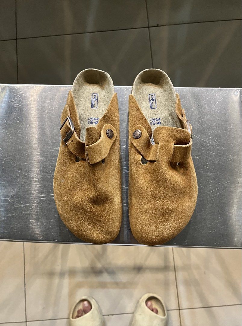 Birkenstock Boston Suede Clogs (Category: Slippers and slides) located in Iloilo. Submitted by yorxi_123 (Listing ID 1470311956, Image 1). Description: Size 39 NF Size 8 US Women Color: Mink Suede (Warm Golden Brown) Like new condition No flaws Note: Authenticity not guaranteed because the item is ukay ukay 📍Iloilo City 5000 🚛J&T.