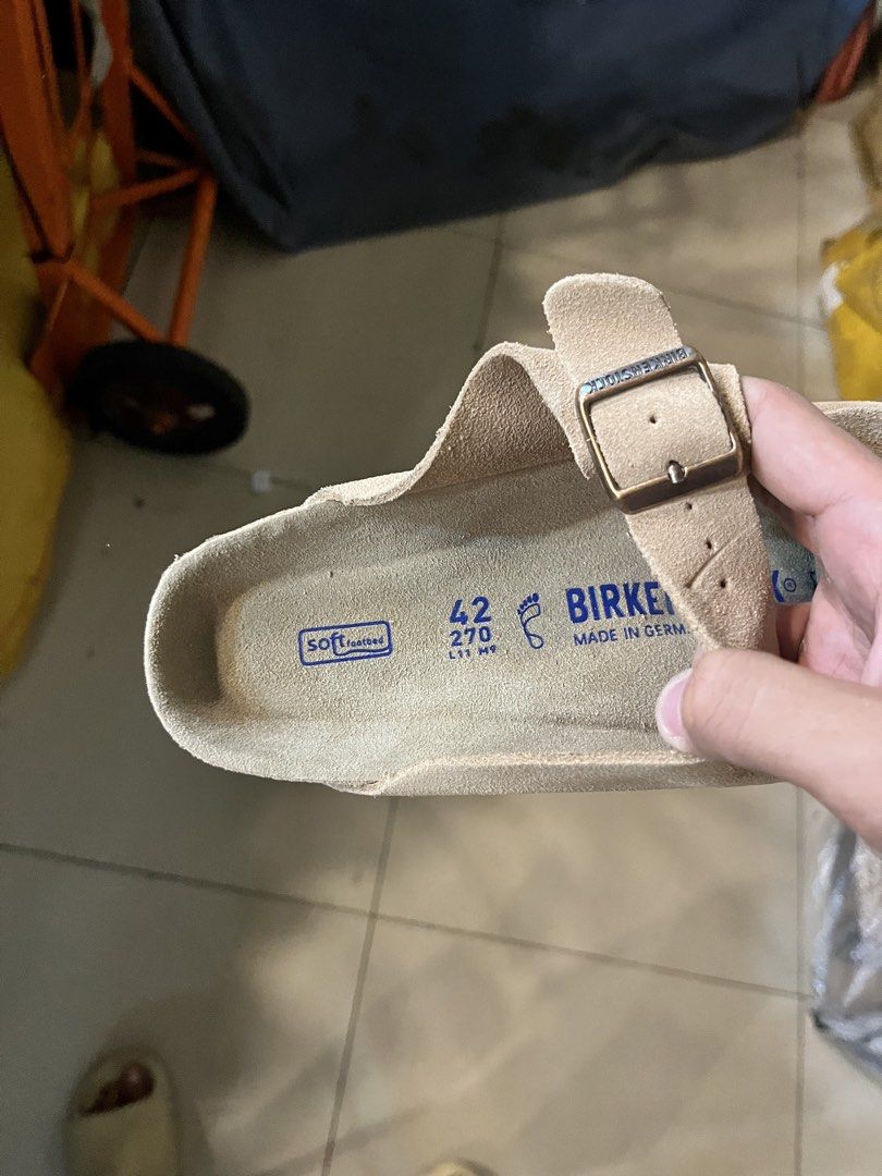 Birkènstock Arizona Suede Leather (Category: Slippers & Slides) located in Iloilo. Submitted by yorxi_123 (Listing ID 1470315577, Image 3). Description: Oyster Tonal Color Size 42 NF Size 8.5 Men No flaws Note: Authenticity not guaranteed .
