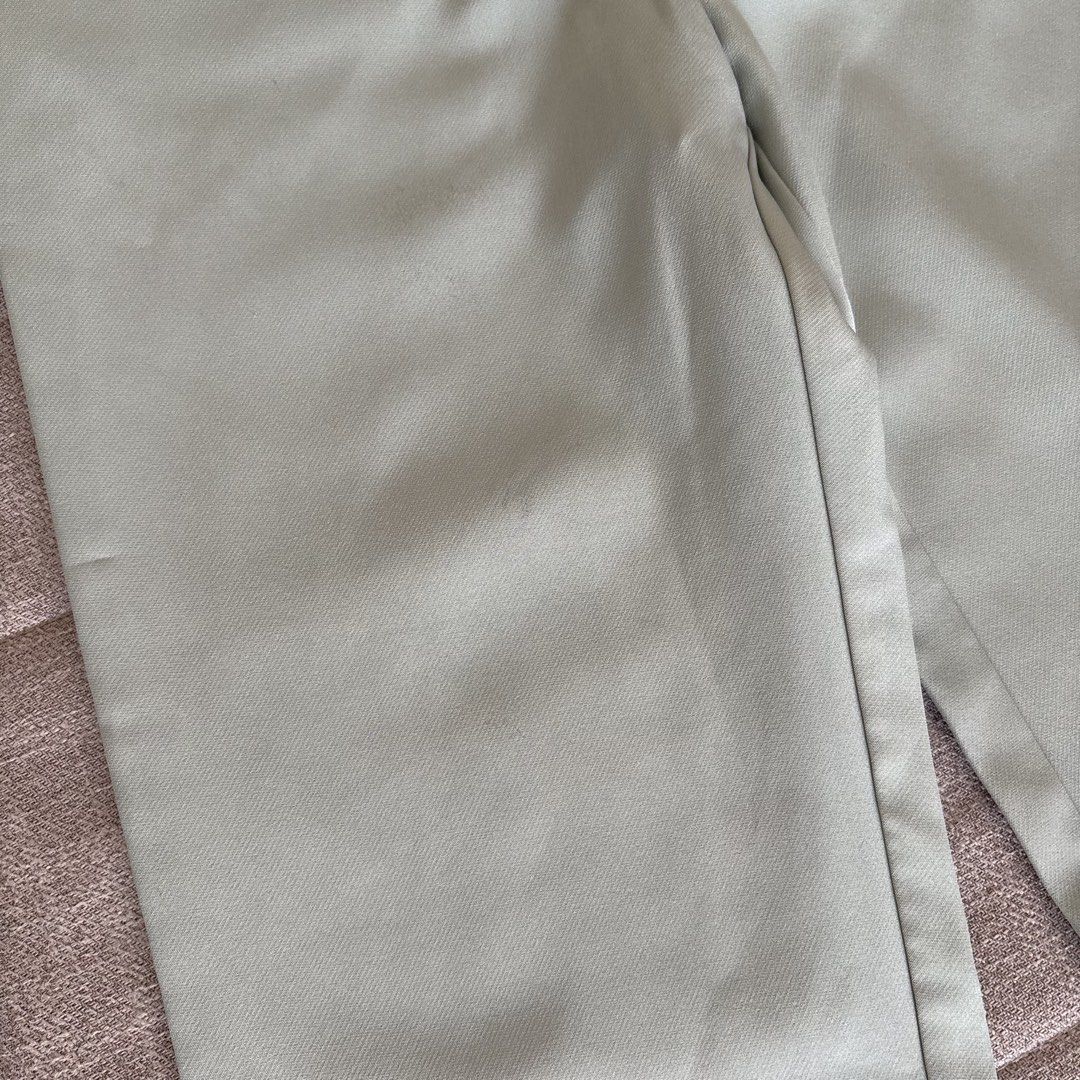 BKK LEALEA STUDIO PANTS (Category: Jeans) located in Pasig City. Submitted by _jinwifeu_ (Listing ID 1470219510, Image 3). Description: 📏 fits size 27-28 length 38 📍 ortigas, pasig 💸 maribank,bdo, gcash, maya 🚚 same day delivery (lalamove, grab etc).