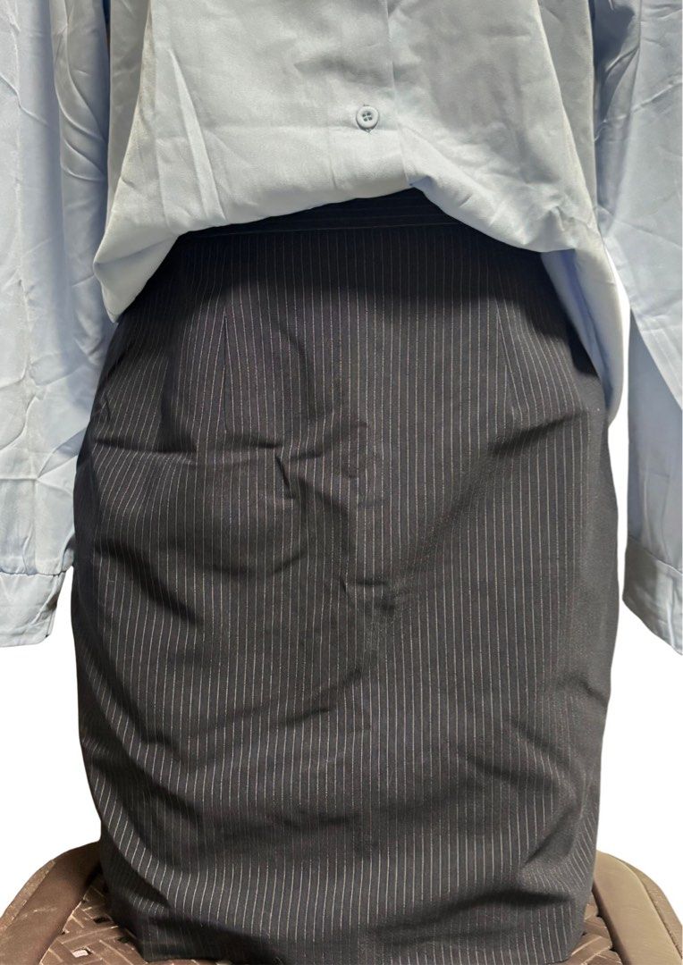 Black and White Pinstripes Skirt (Category: Skirts) located in Caloocan City. Submitted by shibowhii (Listing ID 1470233963, Image 1). Description: .