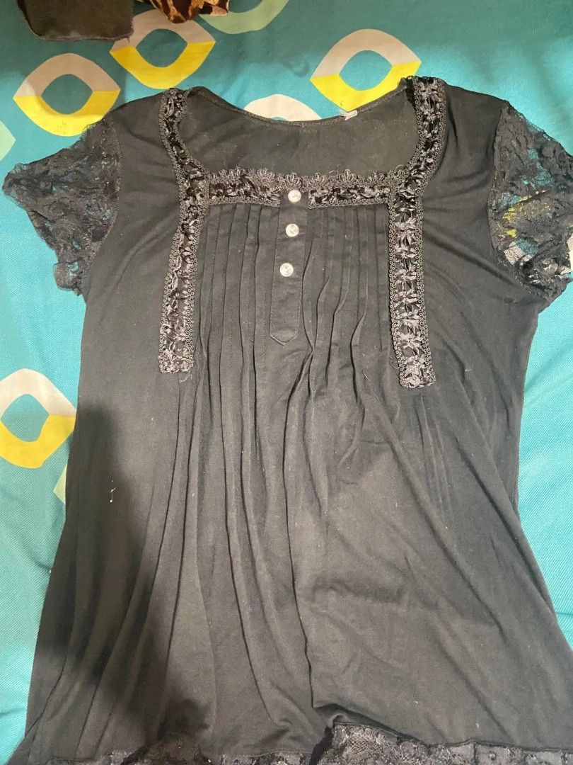 BLACK BEADED TOP (Category: Blouses) located in Masbate. Submitted by gurly_trifth26 (Listing ID 1470153253, Image 1). Description: GOOD AS NEW🌺 SIZE: MEDIUM🌺 PRICE:85 LOCK 95🌺 MOP:GCASH🌺 MOD:J&T🌺.