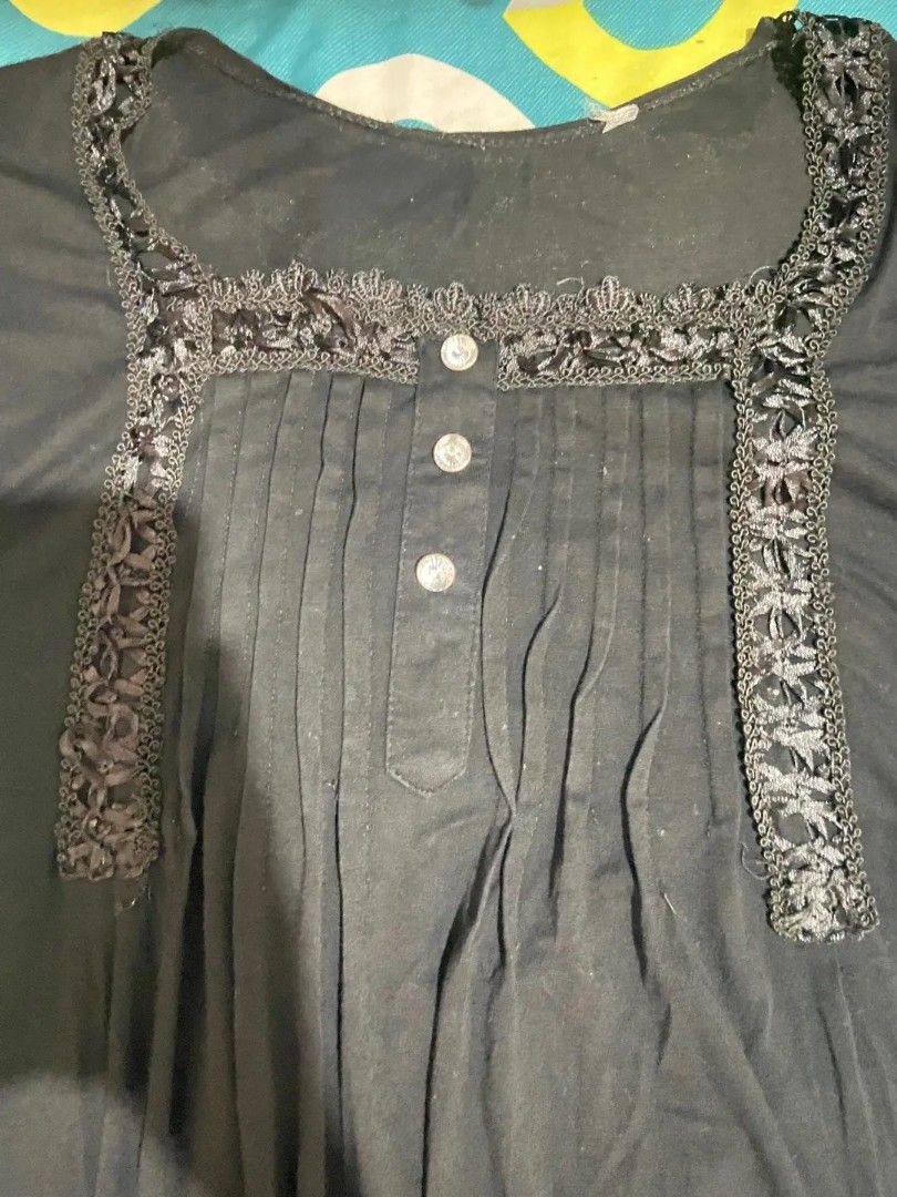 BLACK BEADED TOP (Category: Blouses) located in Masbate. Submitted by gurly_trifth26 (Listing ID 1470153253, Image 2). Description: GOOD AS NEW🌺 SIZE: MEDIUM🌺 PRICE:85 LOCK 95🌺 MOP:GCASH🌺 MOD:J&T🌺.
