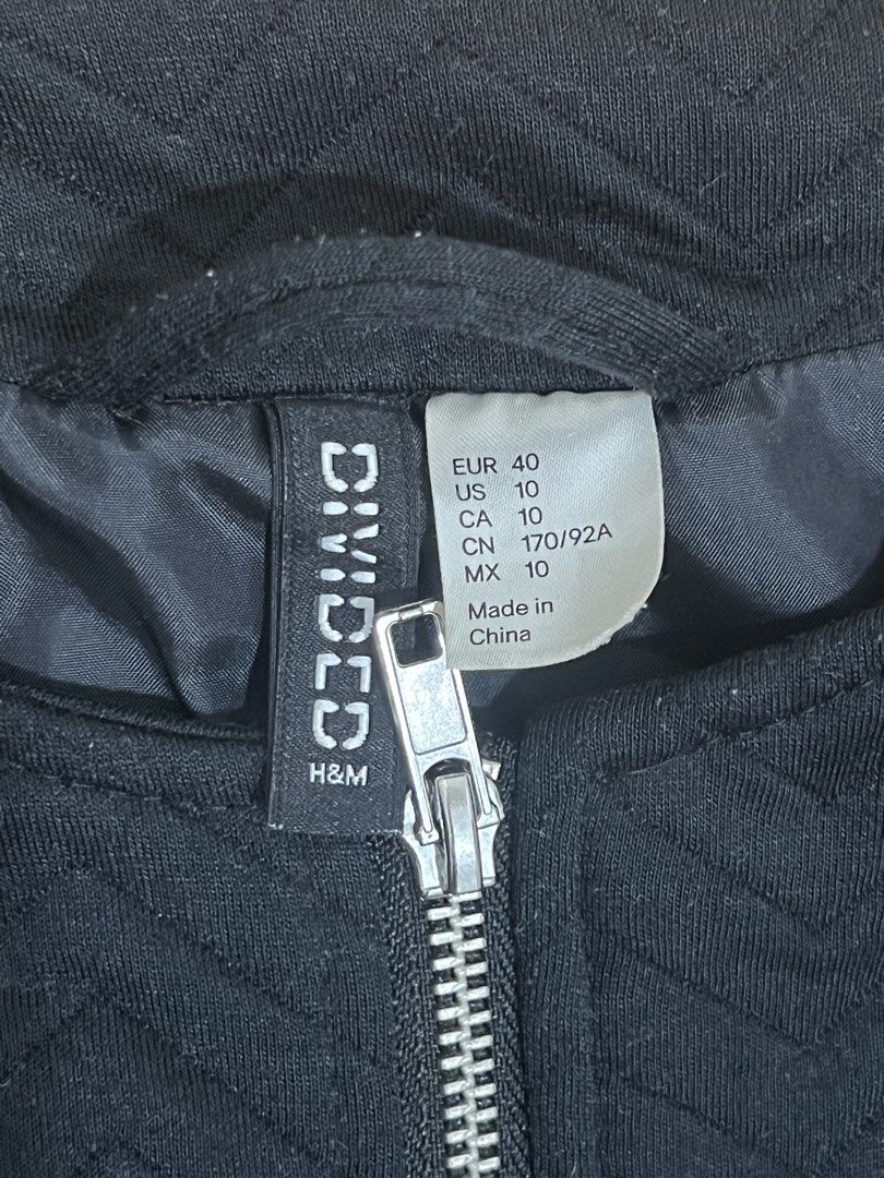 Black Jacket (Category: Coats, Jackets and Outerwear) located in Seremban. Submitted by ellysmn (Listing ID 1470313337, Image 3). Description: Fits M-L Used few times only.