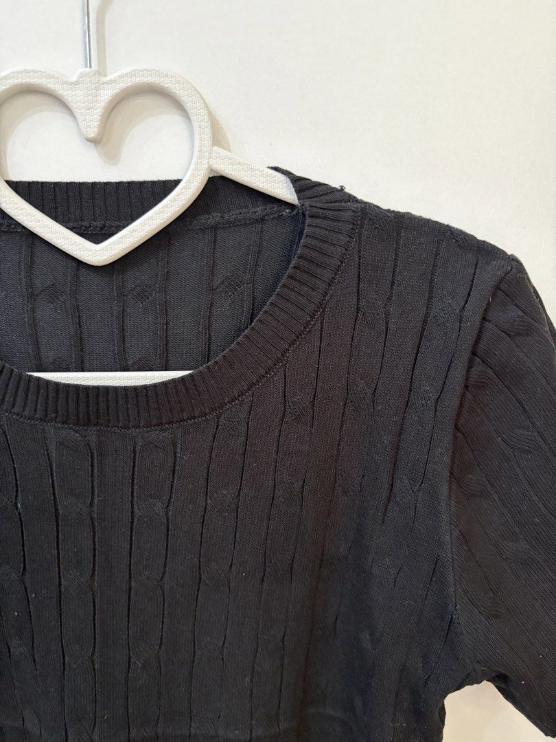 Black Knitted Cable knit Top (Category: Blouses) located in Pateros City. Submitted by downsizin (Listing ID 1470168556, Image 2). Description: 18 inches width x 18 in length .