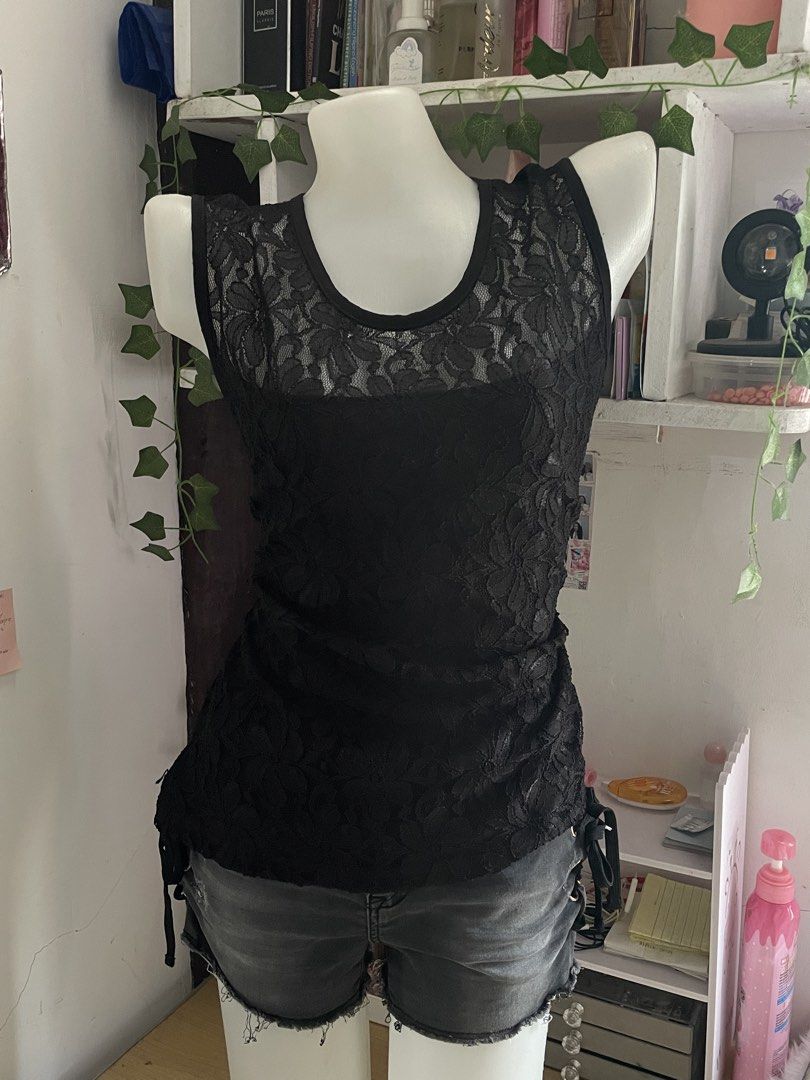 Black Lace Top (Category: Sleeveless) located in Puerto Princesa. Submitted by bygaelle.co (Listing ID 1470261936, Image 1). Description: .
