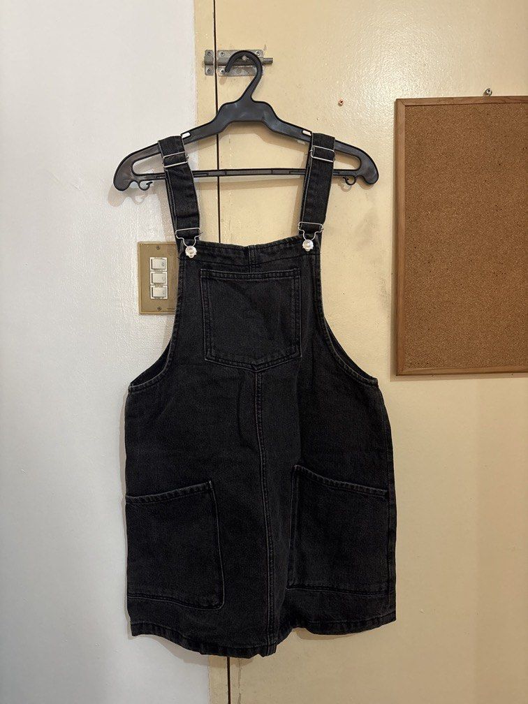 Black Mango Denim Overall Jumper Dress (Category: Jumpsuits) located in Quezon City. Submitted by ulan-declutter (Listing ID 1470167954, Image 1). Description: .
