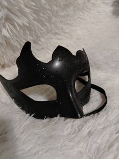 (Category: ) located in . Submitted by yrlclothing (Listing ID 1470303129, Image 1). Description: .