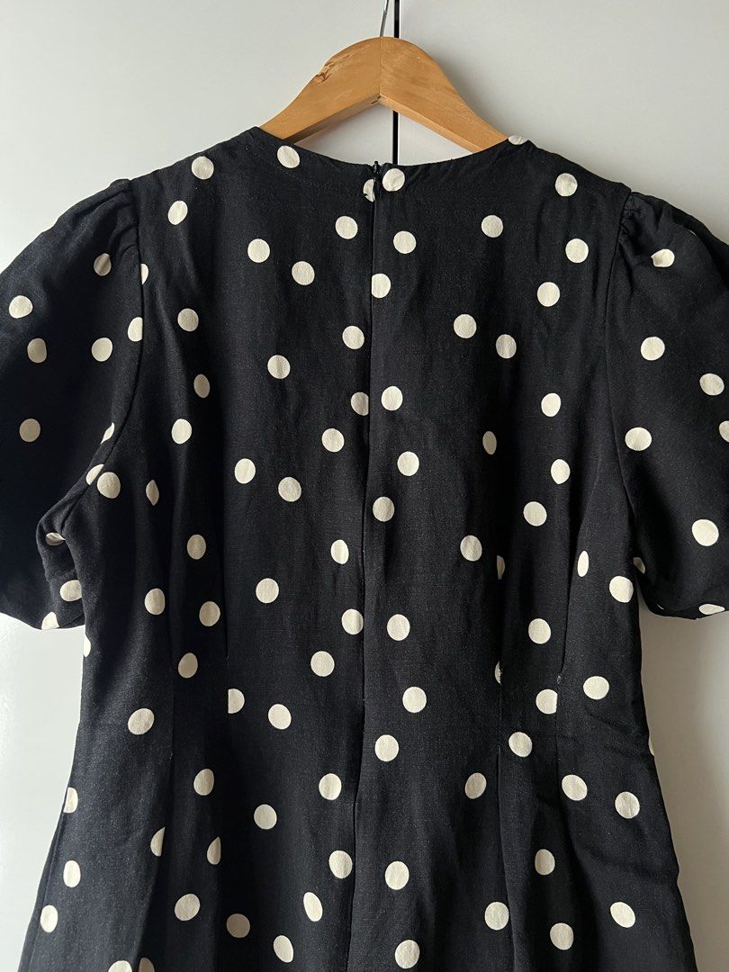 Black polka puff sleeve mini dress (Category: Dresses) located in Mandaluyong City. Submitted by katecdp (Listing ID 1470256833, Image 2). Description: 💕 Cute design!! Linen blend fabric very comfy 🩷 👗 Seller reference: 5’5’ height, 34” bust, 29” waist 💸 MOP: GCash, BPI QR Decluttering my closet with items mostly used for events. Feel free to browse my other listings too. Slightly nego, no to lowballers!.