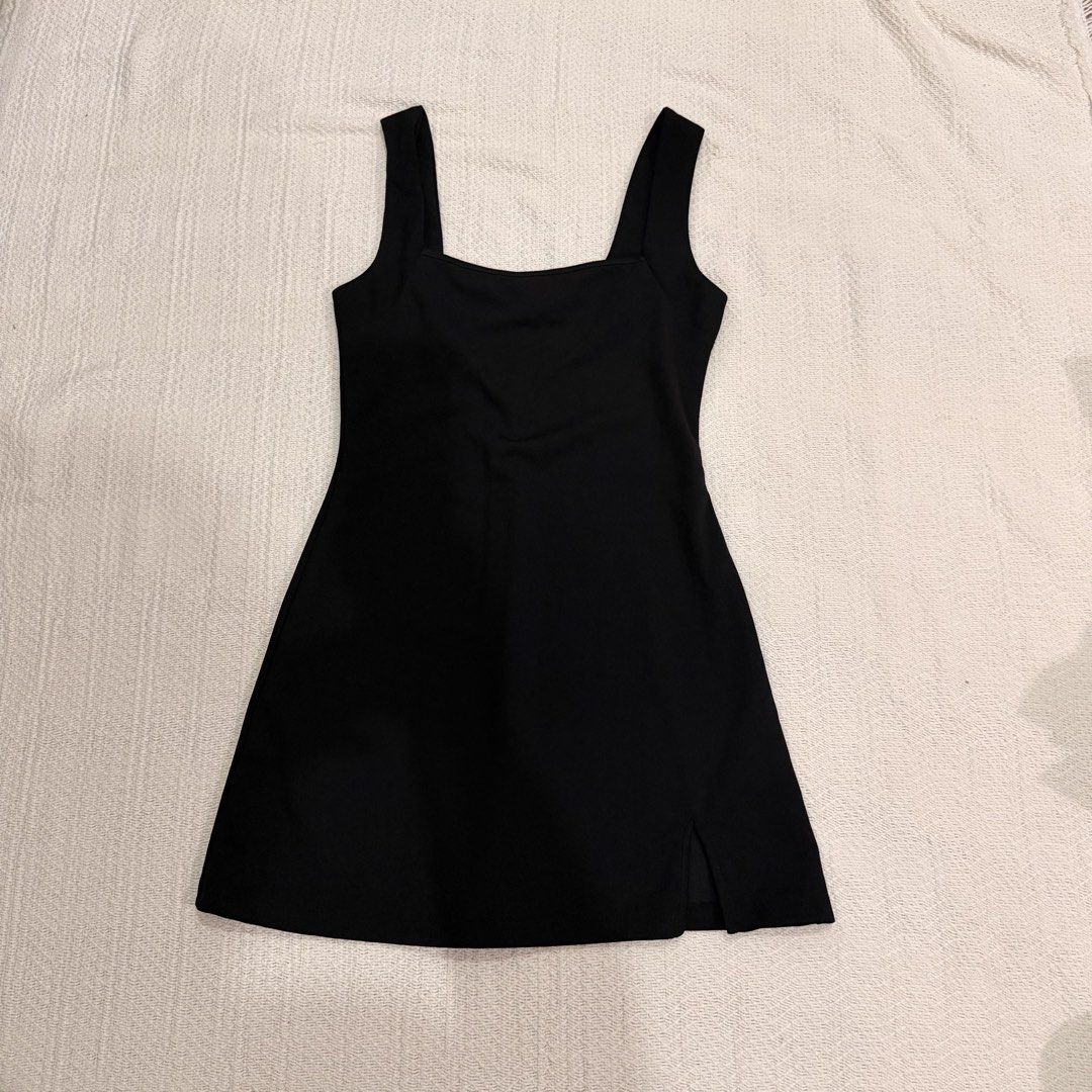 Black Square Neck Mini Dress With Side Slit (Category: Dresses) located in Makati City. Submitted by banshee1411 (Listing ID 1470226160, Image 1). Description: .
