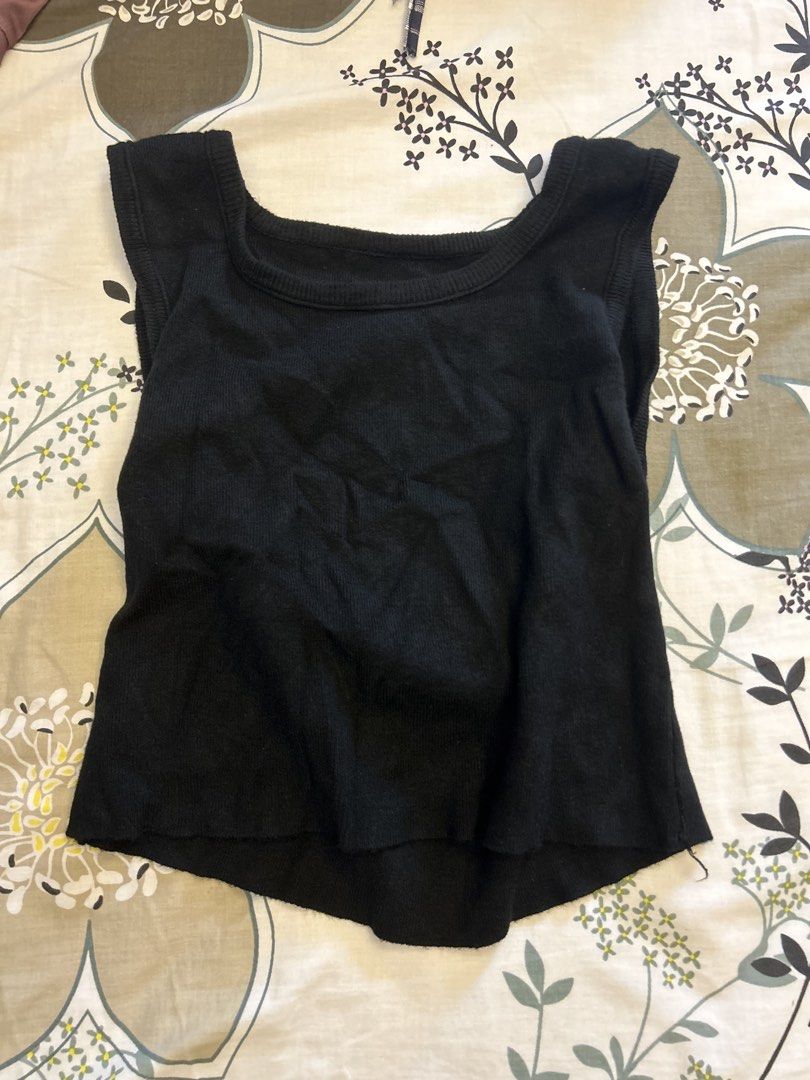 Black Tops for Free (Category: Blouses) located in Quezon City. Submitted by alanascloset1 (Listing ID 1470233703, Image 3). Description: Avail one of these tops for free when you purchase any item from my store :).