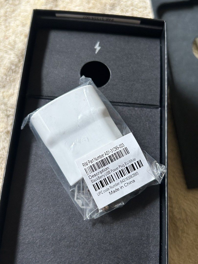 BLACKBERRY Z10 with box [ORIGINAL] (Category: Early Generation Mobile Phones) located in Malabon City. Submitted by giangregorio (Listing ID 1470243274, Image 3). Description: no other inclusions.
