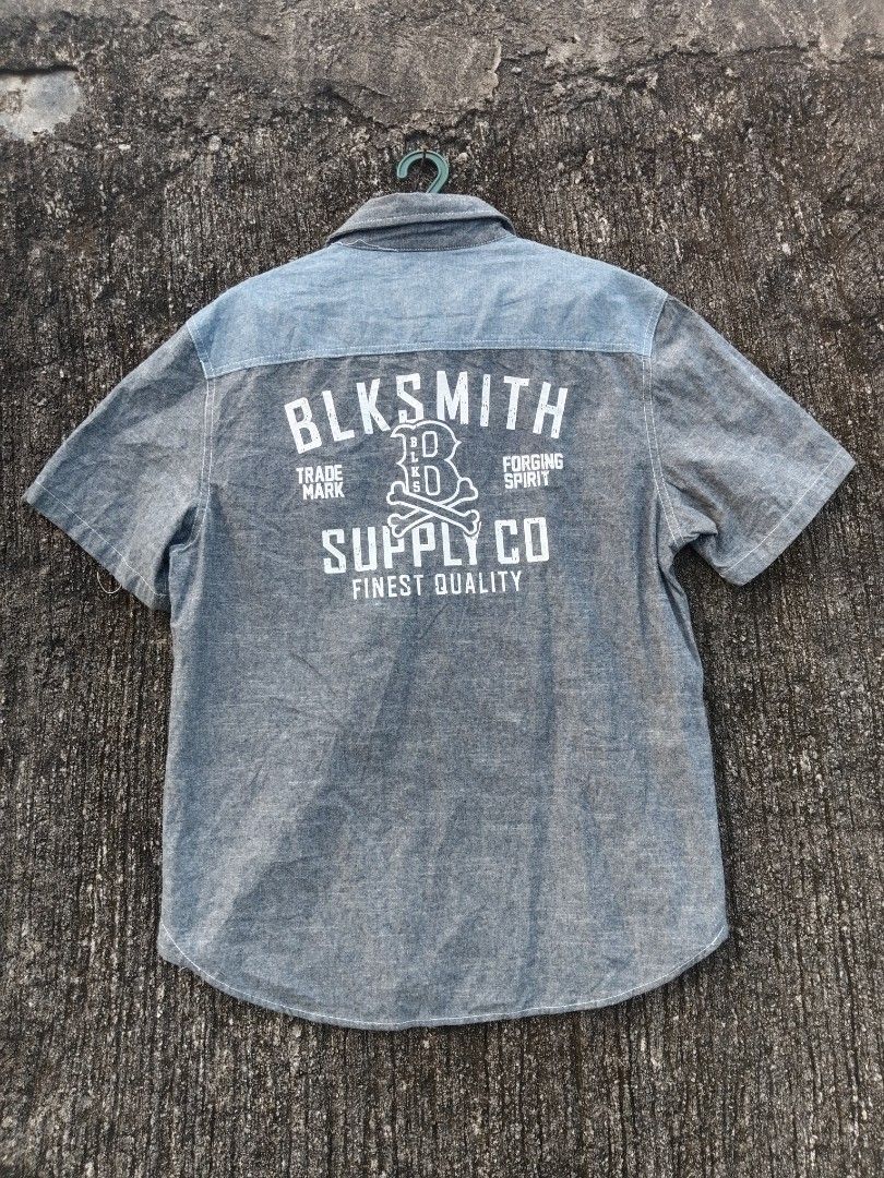 blacksmith polo (Category: Tshirts & Polo Shirts ) located in Davao. Submitted by aristotlekhld (Listing ID 1470280681, Image 2). Description: 500+sf may minimal washable stain kasi dipa nalabhan dimes 20x27.5 large on tag.