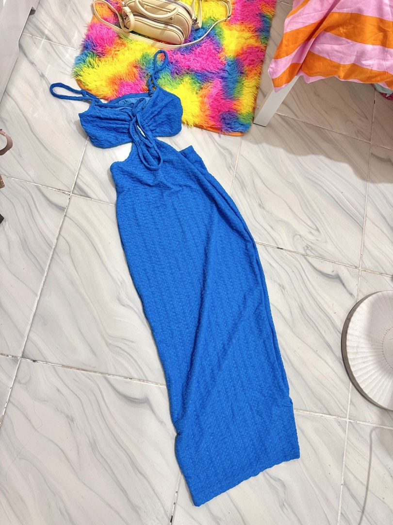 Blue Beach Fitted Long Dress (Category: Dresses) located in Bulacan. Submitted by archivesbyjanine (Listing ID 1470252941, Image 1). Description: With tag.