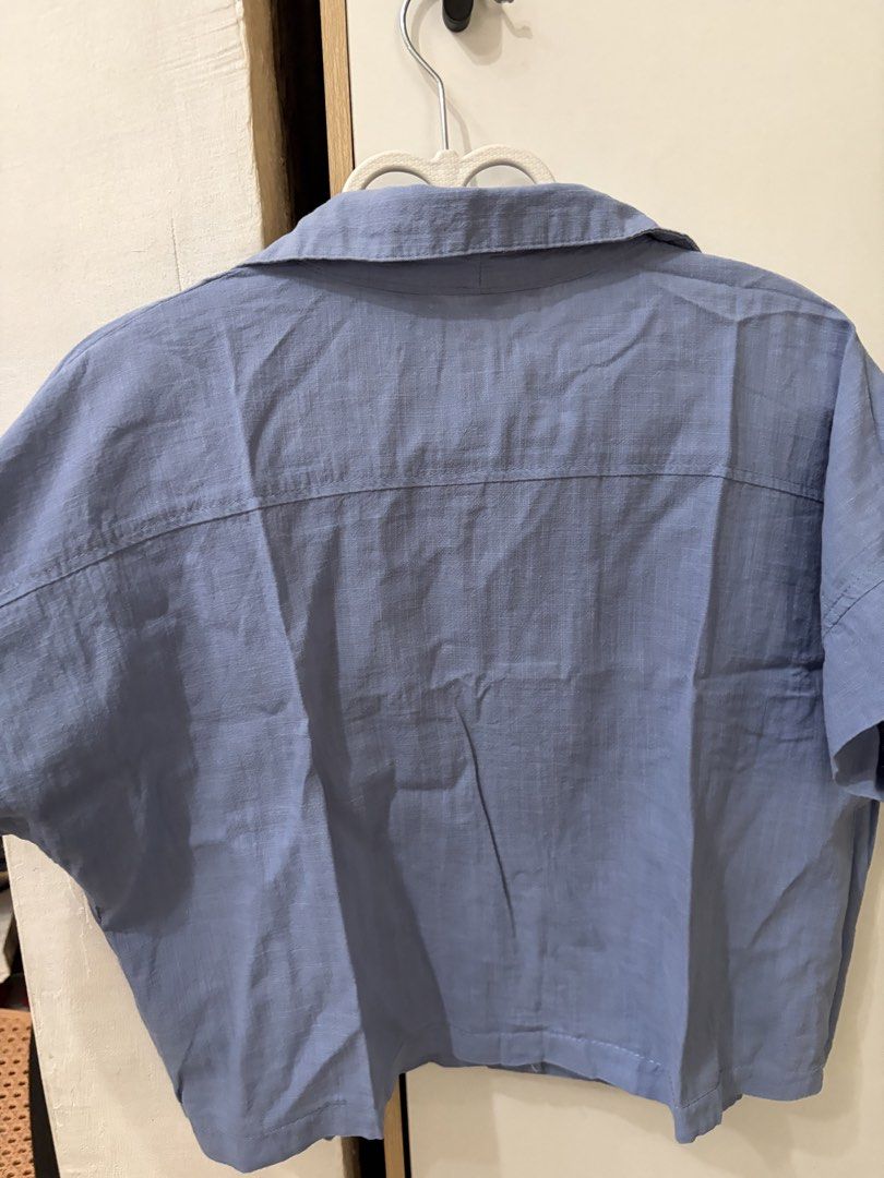 Blue polo crop top (Category: Blouses) located in Pateros City. Submitted by downsizin (Listing ID 1470169525, Image 3). Description: .