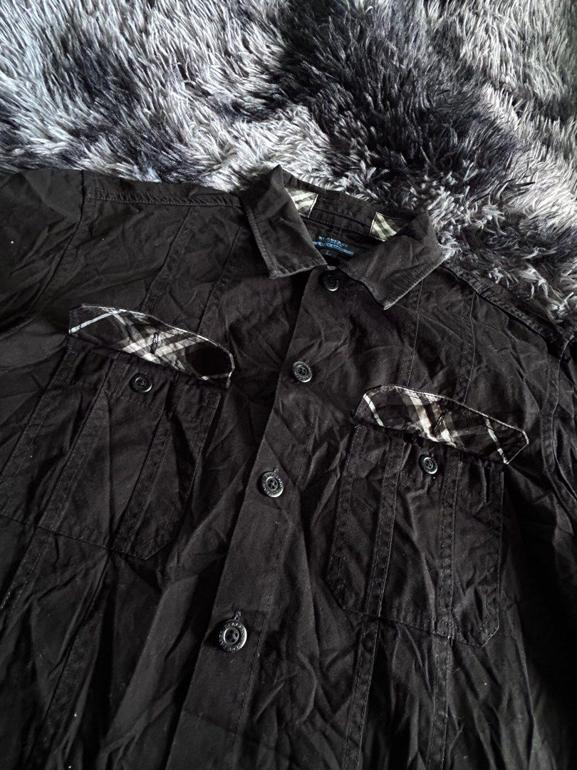 BlueLabel Burberry Button Up Pockets (Category: Tshirts & Polo Shirts ) located in Banaybanay. Submitted by prettysixtythrift_17 (Listing ID 1470153139, Image 3). Description: Burberry Button Up Pockets BlueLabel Size: L 21.5x27.5.