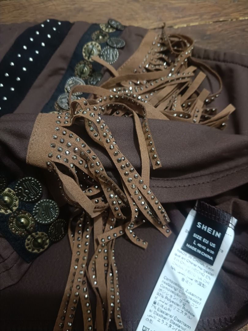 Boho Tube Top with stopper (Category: Others Tops) located in Manila. Submitted by byjrb (Listing ID 1470163974, Image 2). Description: Pwedeng pang coachella. Size Large on Tag.