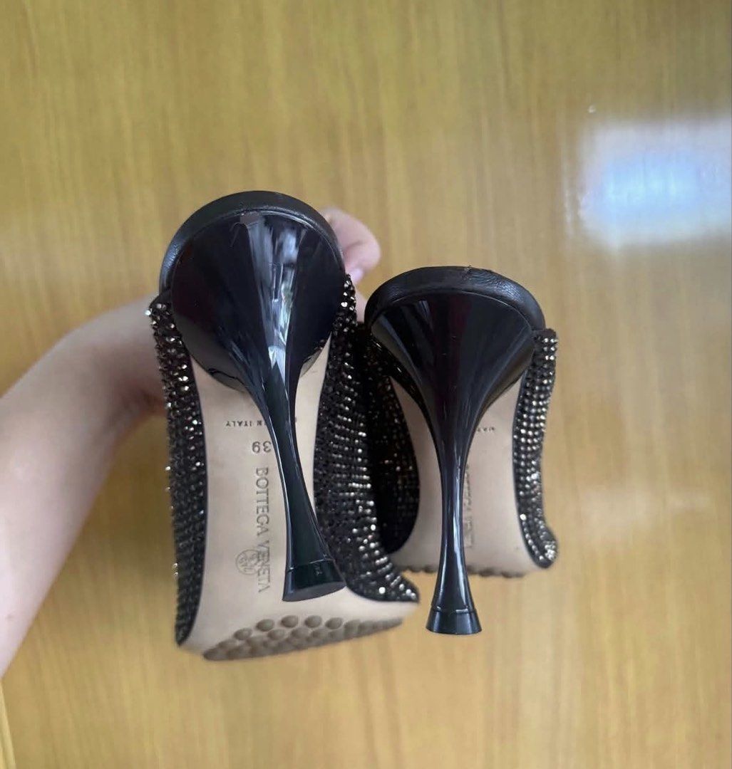 Bottega Size9 (Category: Heels) located in Manila. Submitted by bethanyaviore (Listing ID 1470273830, Image 3). Description: Authentic Bottega .