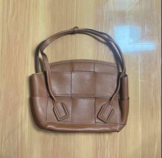 (Category: ) located in . Submitted by senggggg. (Listing ID 1470267959, Image 1). Description: .