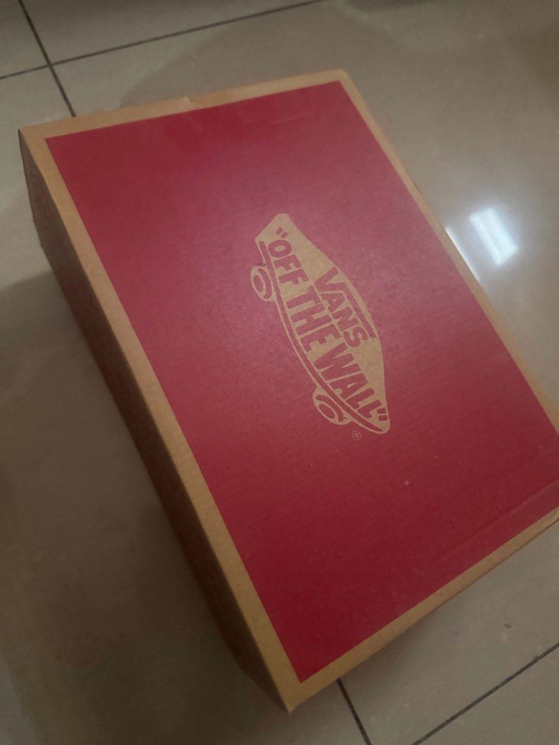 BRAND NEW - Vans Sk8-Hi (Category: Shoe inserts) located in Agdangan. Submitted by ggboutique04 (Listing ID 1470336501, Image 1). Description: Details: Item: Vans Sk8-Hi Color: Black / Black / White Condition: Brand New! Hindi pa nasusuot / Unworn with original box Size: US Men: 6.5 US Women: 8.0 EUR: 38.5 | 24.5 cm Original SRP: ₱4,498.00 Selling Price: ₱3,499.00 📌 Reason for Selling (RFS): Masikip sa kapatid ko, wrong size naipabili. 📍 Locati