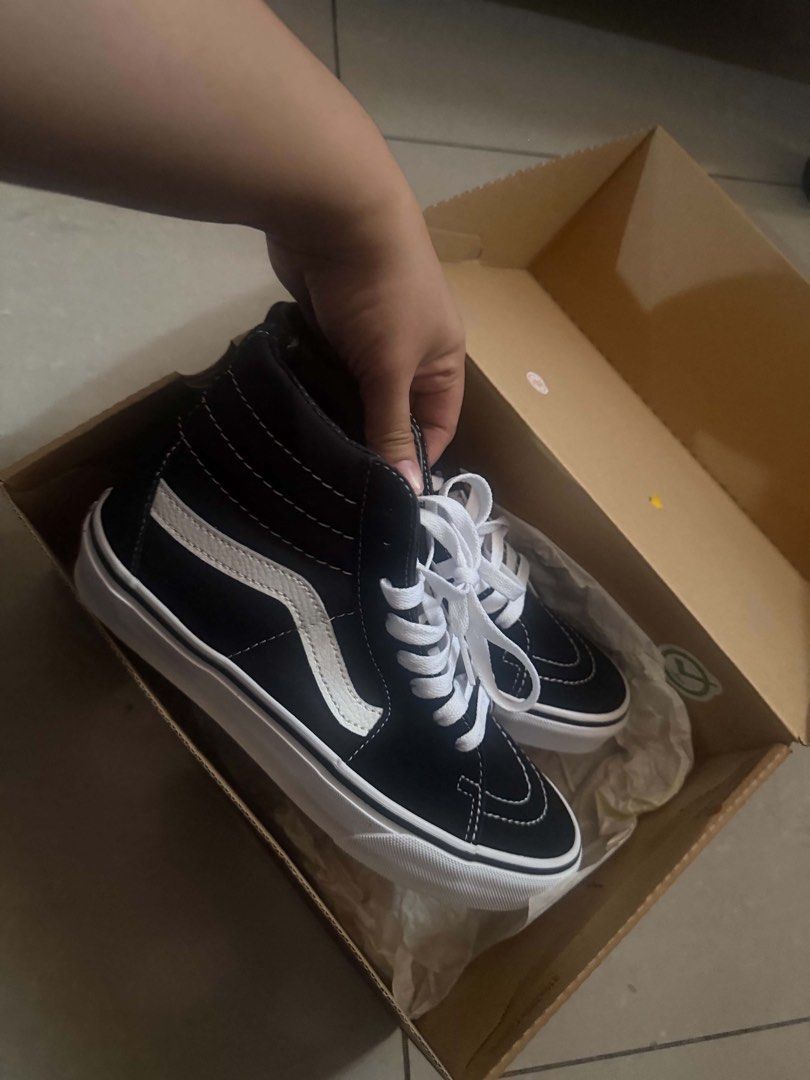 BRAND NEW - Vans Sk8-Hi (Category: Shoe inserts) located in Agdangan. Submitted by ggboutique04 (Listing ID 1470336501, Image 2). Description: Details: Item: Vans Sk8-Hi Color: Black / Black / White Condition: Brand New! Hindi pa nasusuot / Unworn with original box Size: US Men: 6.5 US Women: 8.0 EUR: 38.5 | 24.5 cm Original SRP: ₱4,498.00 Selling Price: ₱3,499.00 📌 Reason for Selling (RFS): Masikip sa kapatid ko, wrong size naipabili. 📍 Locati