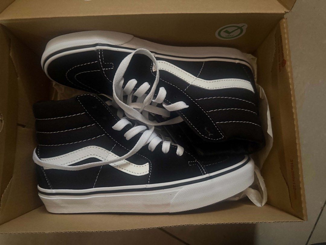 BRAND NEW - Vans Sk8-Hi (Category: Shoe inserts) located in Agdangan. Submitted by ggboutique04 (Listing ID 1470336501, Image 3). Description: Details: Item: Vans Sk8-Hi Color: Black / Black / White Condition: Brand New! Hindi pa nasusuot / Unworn with original box Size: US Men: 6.5 US Women: 8.0 EUR: 38.5 | 24.5 cm Original SRP: ₱4,498.00 Selling Price: ₱3,499.00 📌 Reason for Selling (RFS): Masikip sa kapatid ko, wrong size naipabili. 📍 Locati