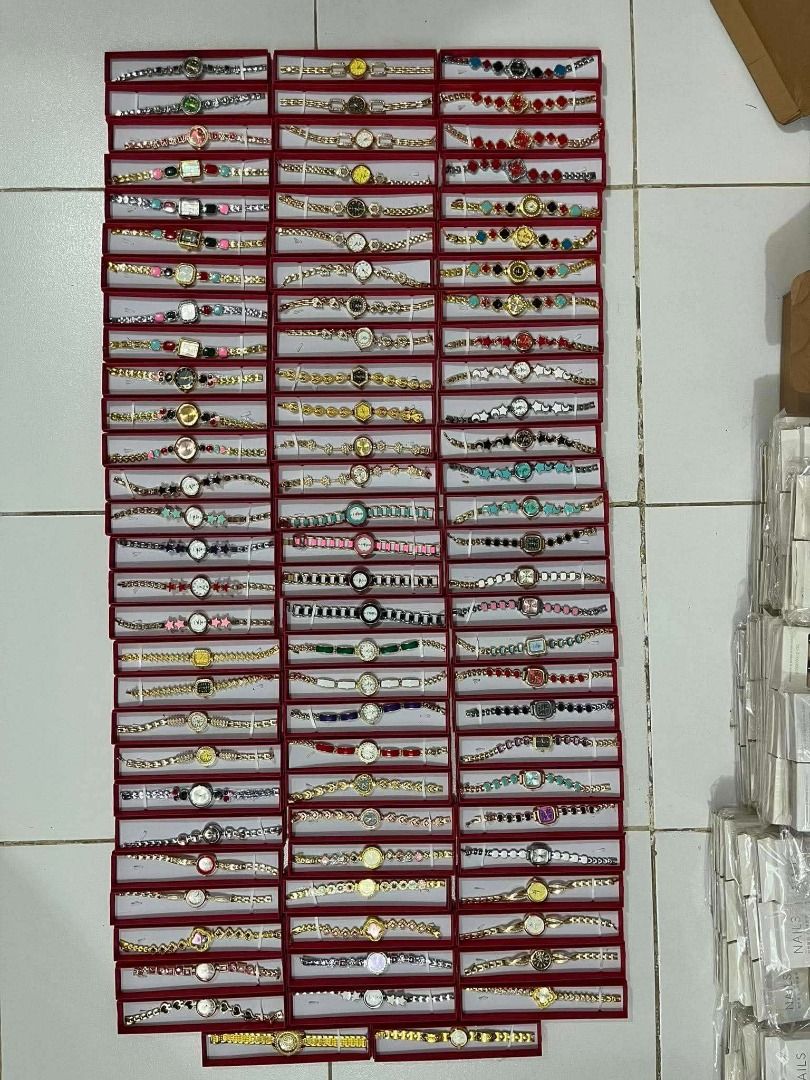 Brandnew Assorted Lux Watches (Category: Women's Watches) located in Quezon City. Submitted by mjmassortedfinds (Listing ID 1470309597, Image 1). Description: Assorted Lux Watches 159 each min 10pcs 139 each min 50pcs 119 each min 100pcs ✅ Auto assorted ✅ with individual box ✅ clean & classy designs ✅ Unli Resell, Thousand Sold na to!.