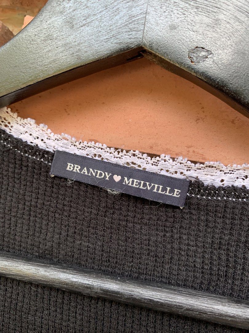 Brandy Melville Croptop (Category: Activewear) located in Bulacan. Submitted by reymarcthrifts (Listing ID 1470267180, Image 3). Description: medium fittings excellent condition needwash amoy ukay lang bulacan loc pm lang po .