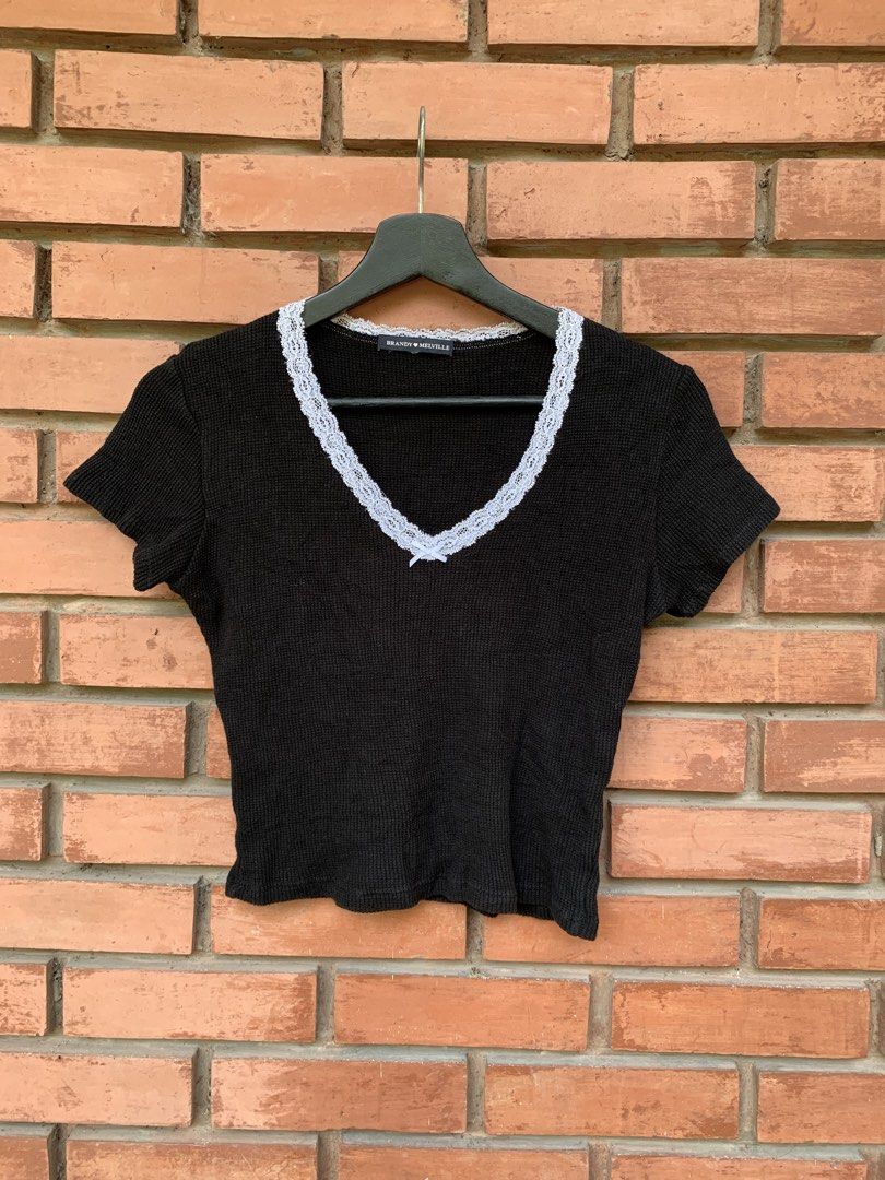 Brandy Melville Croptop (Category: Activewear) located in Bulacan. Submitted by reymarcthrifts (Listing ID 1470267180, Image 1). Description: medium fittings excellent condition needwash amoy ukay lang bulacan loc pm lang po .