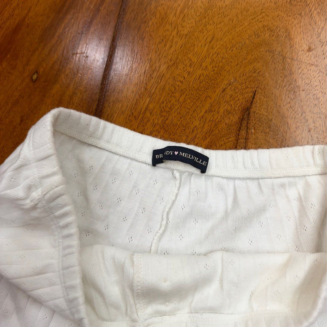 BRANDY MELVILLE SKIRT (Category: Shorts) located in Muntinlupa City. Submitted by curationbymich (Listing ID 1470321898, Image 2). Description: .