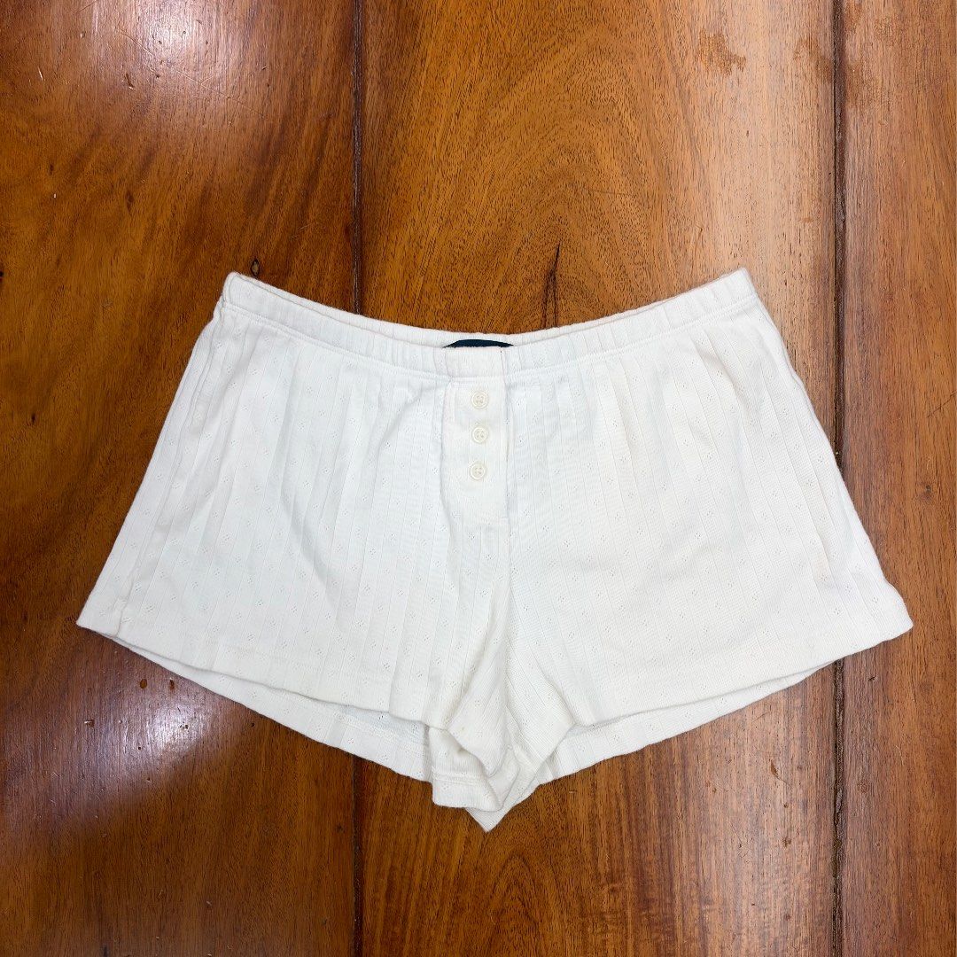 BRANDY MELVILLE SKIRT (Category: Shorts) located in Muntinlupa City. Submitted by curationbymich (Listing ID 1470321898, Image 1). Description: .