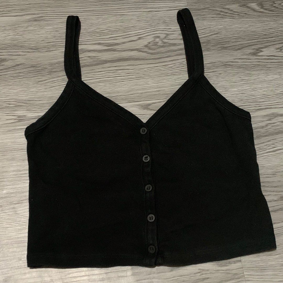 Brandy Melville Top (Category: Sleeveless) located in Los Banos. Submitted by darl.shop (Listing ID 1470266406, Image 1). Description: S-M.
