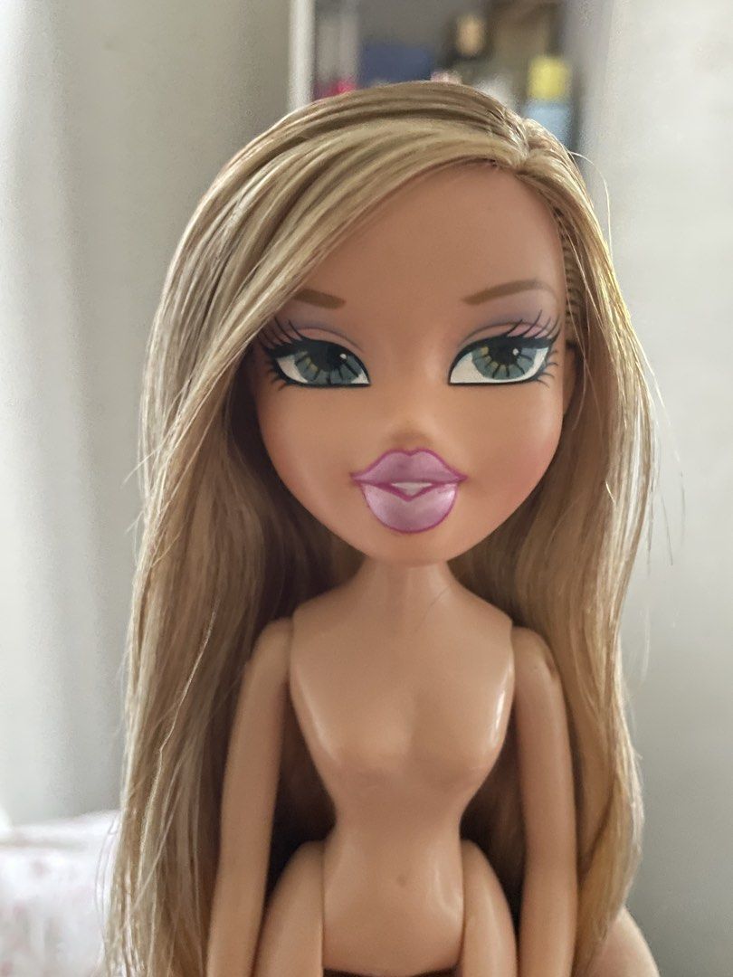 BRATZ FS Cloe (Partially Repainted) (Category: Kids Toys) located in Noveleta. Submitted by icedlatte25 (Listing ID 1470186111, Image 2). Description: • Sealed with MSC • May Maliit ng slit sa Neck Hole but Fixed na And Posable pa. (I can send Video) • Nude Only • No loose sa arms, legs and Neck PM for more info. 💌.