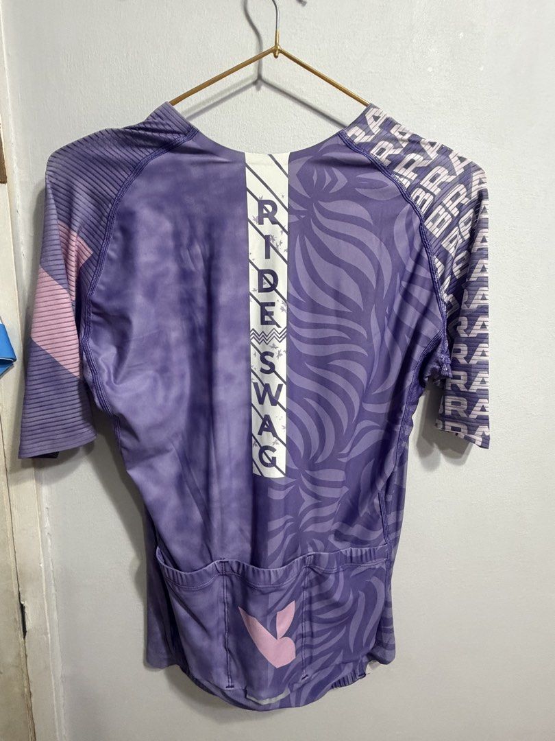 Bravado cycling jersey Medium (Category: Bicycles) located in Bacoor. Submitted by luvtoshoppe (Listing ID 1470303698, Image 2). Description: .