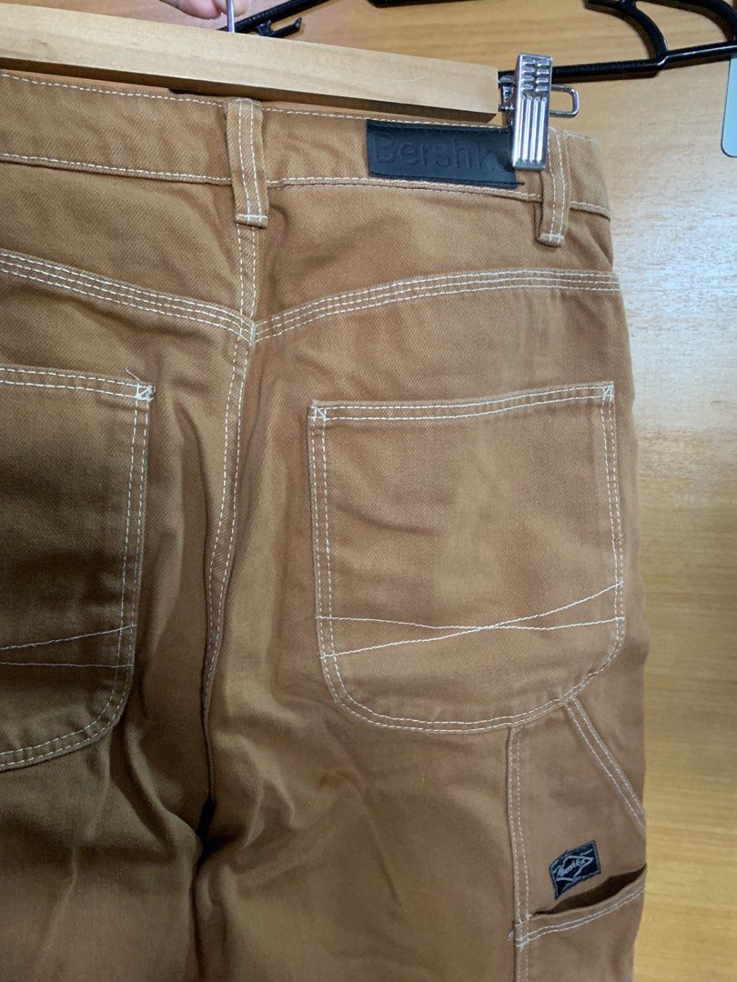 Brown cargo pants (Category: Jeans) located in Malabon City. Submitted by Cn_apparel (Listing ID 1470223014, Image 3). Description: Straight cut Size 27 Length 40.