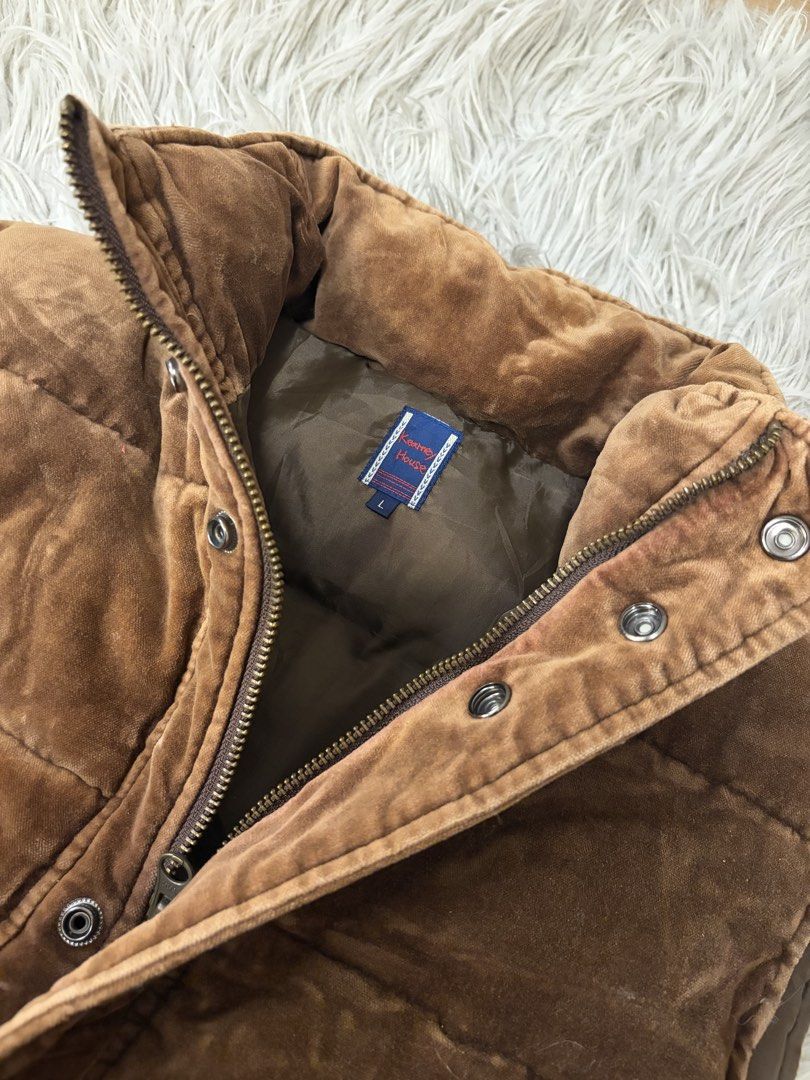 Brown Puffer Jacket (Category: Coats, Jackets and Outerwear) located in Marikina City. Submitted by thearchives.jpg (Listing ID 1470345377, Image 2). Description: Size: L Length: 26 Inches Width: 21 Inches Note: offers are open, prices are negotiable. colors may slightly vary due to lighting. .
