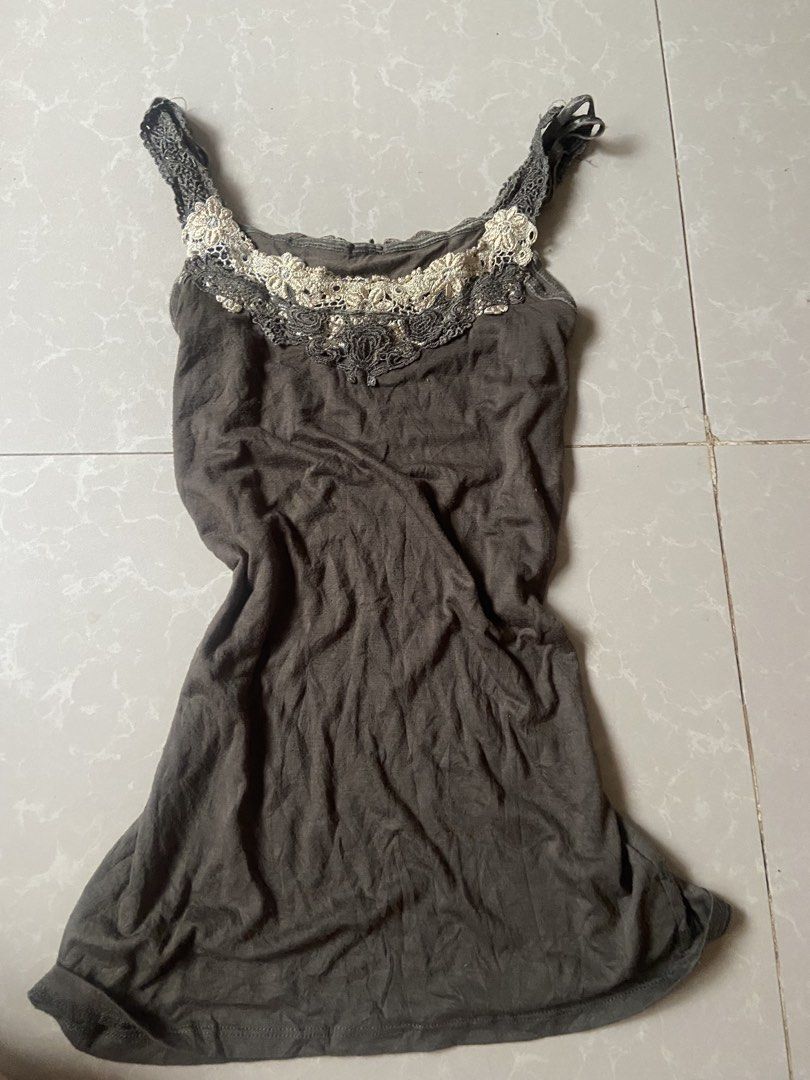 brown sleeveless top (Category: Sleeveless) located in Pagadian. Submitted by jellsnow (Listing ID 1470281530, Image 1). Description: loc: pagadian city.