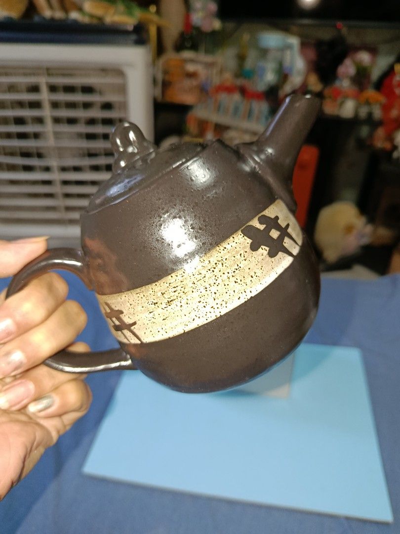 Brown Stoneware teapot very elegant (Category: Coffee & Tea Tableware) located in Quezon City. Submitted by kristal68 (Listing ID 1470346125, Image 3). Description: .
