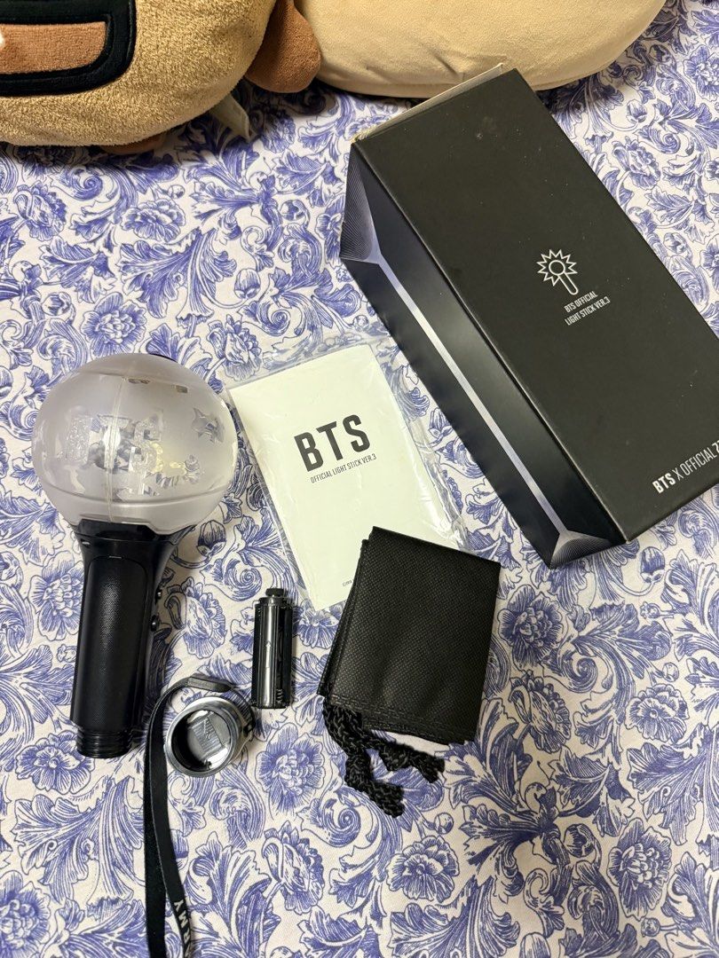 BTS Official Light Stick Army Bomb Version 3 (Category: K-Wave Merchandise) located in Bacoor. Submitted by yoonkibox (Listing ID 1470271215, Image 1). Description: - Official BTS Light Stick Version 3 - Complete with original black box packaging - Includes strap, battery holder, dust pouch, and instruction manual - 100% original accessories present - Perfect for upcoming concerts and collection.