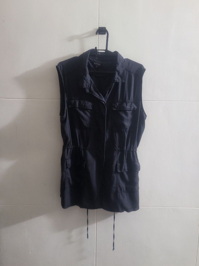 Buffalo Utility Top. As new (Category: Blouses) located in Los Banos. Submitted by lopecruz (Listing ID 1470262908, Image 2). Description: 25"armpit laid flat 31"length L -XL black, not kupas, like new perfect for biker shorts.
