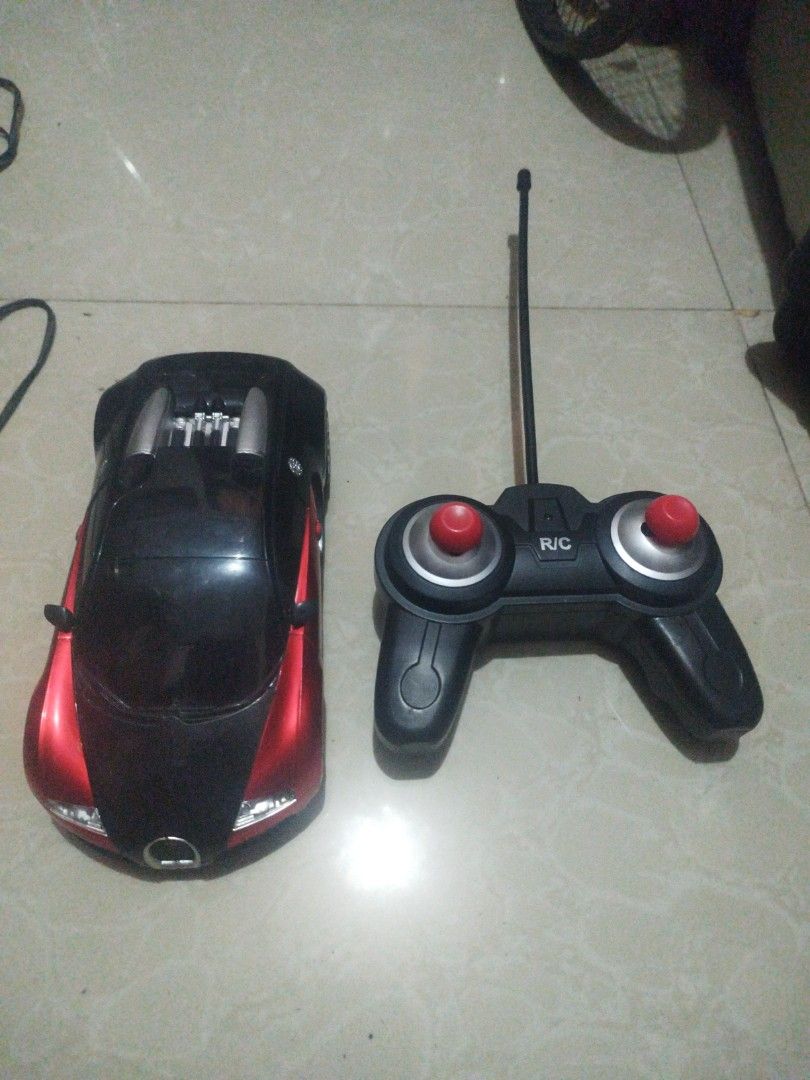 Bugatti RC car remote control (Category: Vintage Collectibles) located in San Rafael. Submitted by jflshoppe1989 (Listing ID 1470144064, Image 1). Description: .