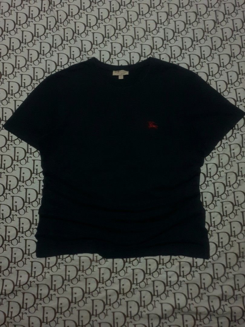 Burberry basic logo red (Category: Tshirts & Polo Shirts ) located in San Fernando. Submitted by retro.district. (Listing ID 1470345589, Image 1). Description: - Burberry basic logo red - Size: Large (20x26) - Condition: Excellent - No issue - Color Rate: 9.5/10.
