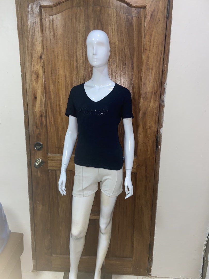 Burberry Black Label (Category: Shirts) located in Mati. Submitted by yukilux_ (Listing ID 1470270439, Image 1). Description: .