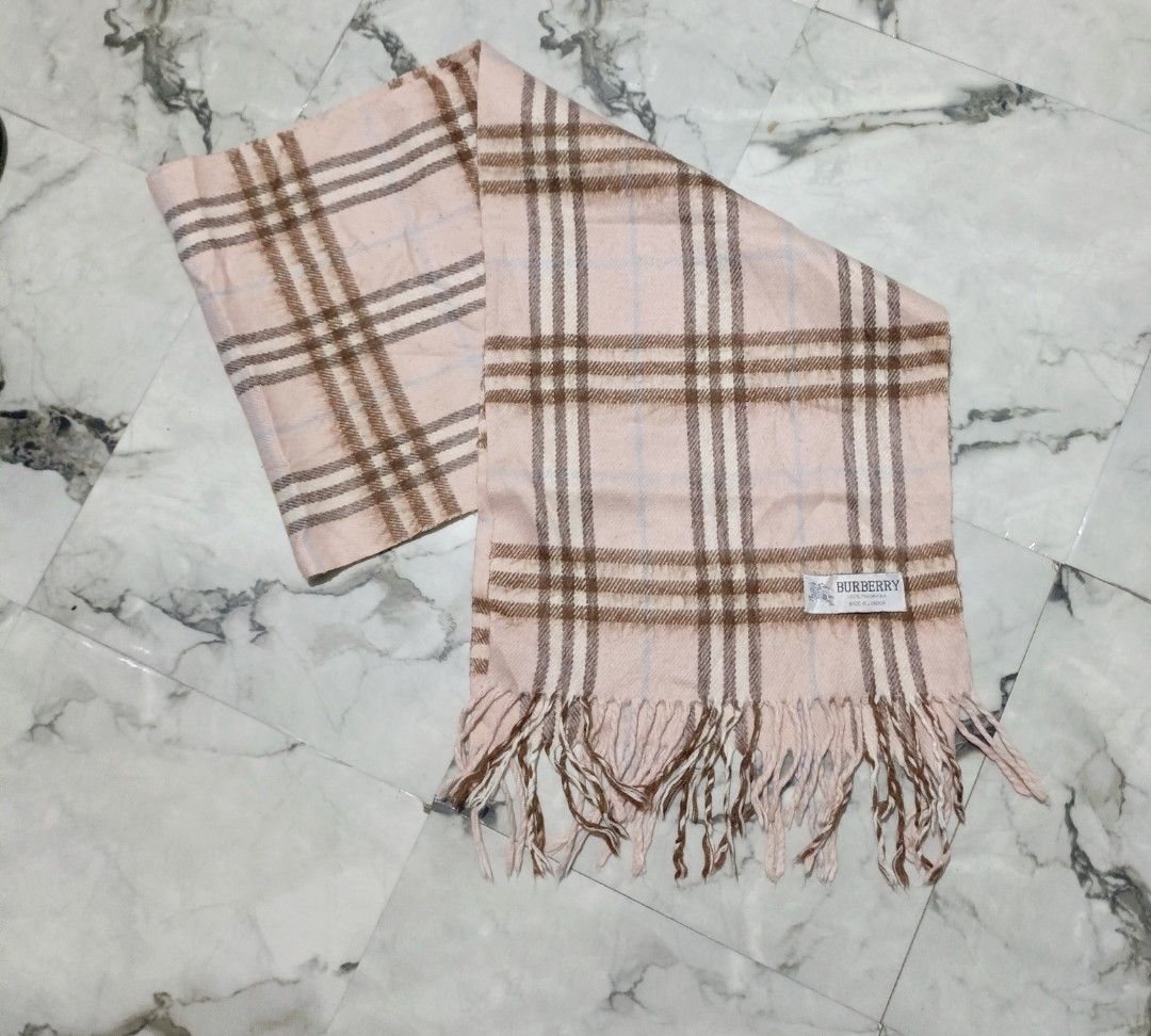 Burberry Pashmina Wool Scarf (Category: Luxury Accessories) located in Bacolod City. Submitted by luxtrend.ph (Listing ID 1470204673, Image 3). Description: Burberry Pashmina Wool Scarf ·Authentic/Legit ·Excellent condition ·Complete tags ·No issues ·Complete tags ·₱rice: 2,499🏷 ·DM to purchase📩 Courier: J&T Express MOP: Gcash / Bank Transfer PAYMENT FIRST (NO COD) NO RETURN / NO EXCHANGE.
