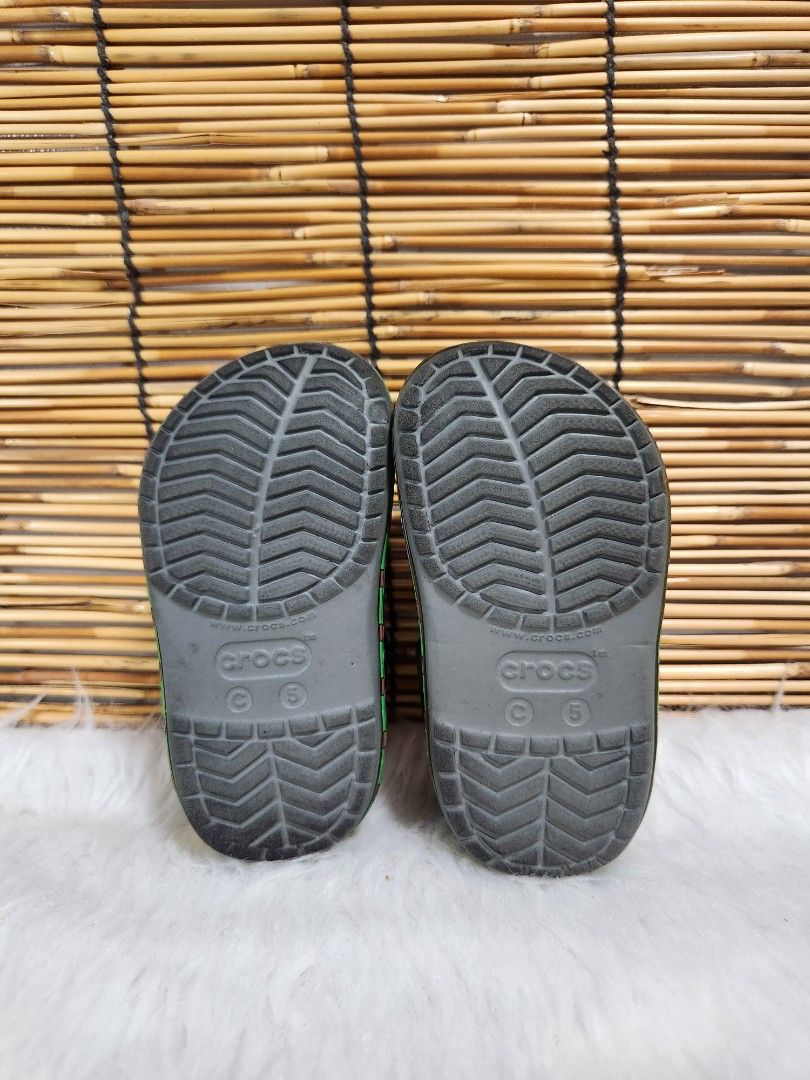 C5- Preloved Original Crocs for kids (Category: Babies & Kids Fashion) located in Navotas City. Submitted by FluffyFeet (Listing ID 1470271754, Image 3). Description: NEW ARRIVAL❗️ This is a PRELOVED ORIGINAL CROCS FOR KIDS‼️ Please managed your expectations ❤️ 📌 Strictly MINE NOW, PAY NOW ONLY❗️ (Unless suki na po na maayos kausap at iwas cancellation) 📌 You may ask for other photos before placing order/s STRICTLY NO RETURN, NO EXCHANGE UNLESS
