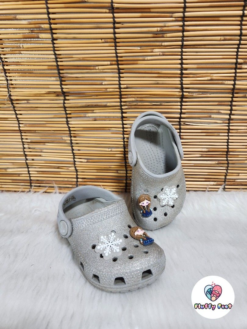 C6- Preloved Original Crocs for kids (Category: Babies & Kids Fashion) located in Navotas City. Submitted by FluffyFeet (Listing ID 1470274134, Image 2). Description: NEW ARRIVAL❗️ This is a PRELOVED ORIGINAL CROCS FOR KIDS‼️ Please managed your expectations ❤️ 📌 Strictly MINE NOW, PAY NOW ONLY❗️ (Unless suki na po na maayos kausap at iwas cancellation) 📌 You may ask for other photos before placing order/s STRICTLY NO RETURN, NO EXCHANGE UNLESS