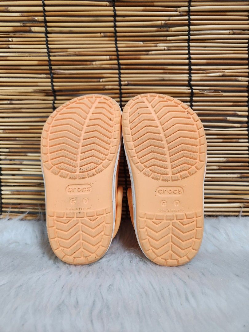 C7- Preloved Original Crocs for kids (Category: Babies & Kids Fashion) located in Navotas City. Submitted by FluffyFeet (Listing ID 1470245868, Image 3). Description: NEW ARRIVAL❗️ This is a PRELOVED ORIGINAL CROCS FOR KIDS‼️ Please managed your expectations ❤️ 📌 Strictly MINE NOW, PAY NOW ONLY❗️ (Unless suki na po na maayos kausap at iwas cancellation) 📌 You may ask for other photos before placing order/s STRICTLY NO RETURN, NO EXCHANGE UNLESS