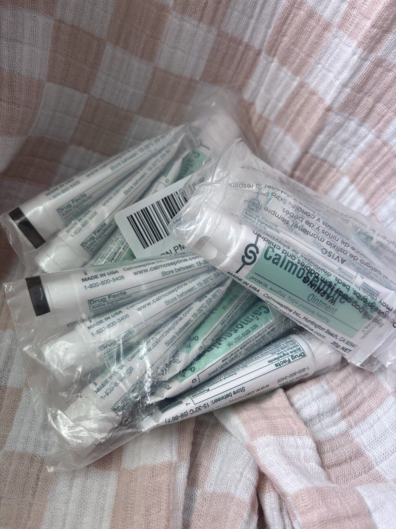 Calmoseptine Ointment 20g Tube (Category: Body Care) located in Quezon City. Submitted by eshymarie (Listing ID 1470168293, Image 2). Description: - Product: Calmoseptine Ointment - Size: 20g per tube - Origin: Made in USA - Expiry Date: February 18, 2028 - Benefits: Protects, soothes, and promotes healing - Ideal for: Family care and daily first aid needs.